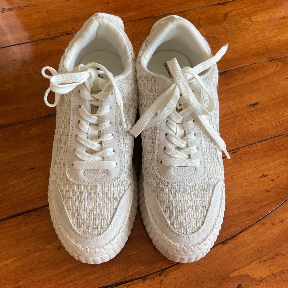 Universal Thread Women's Sneakers size 8